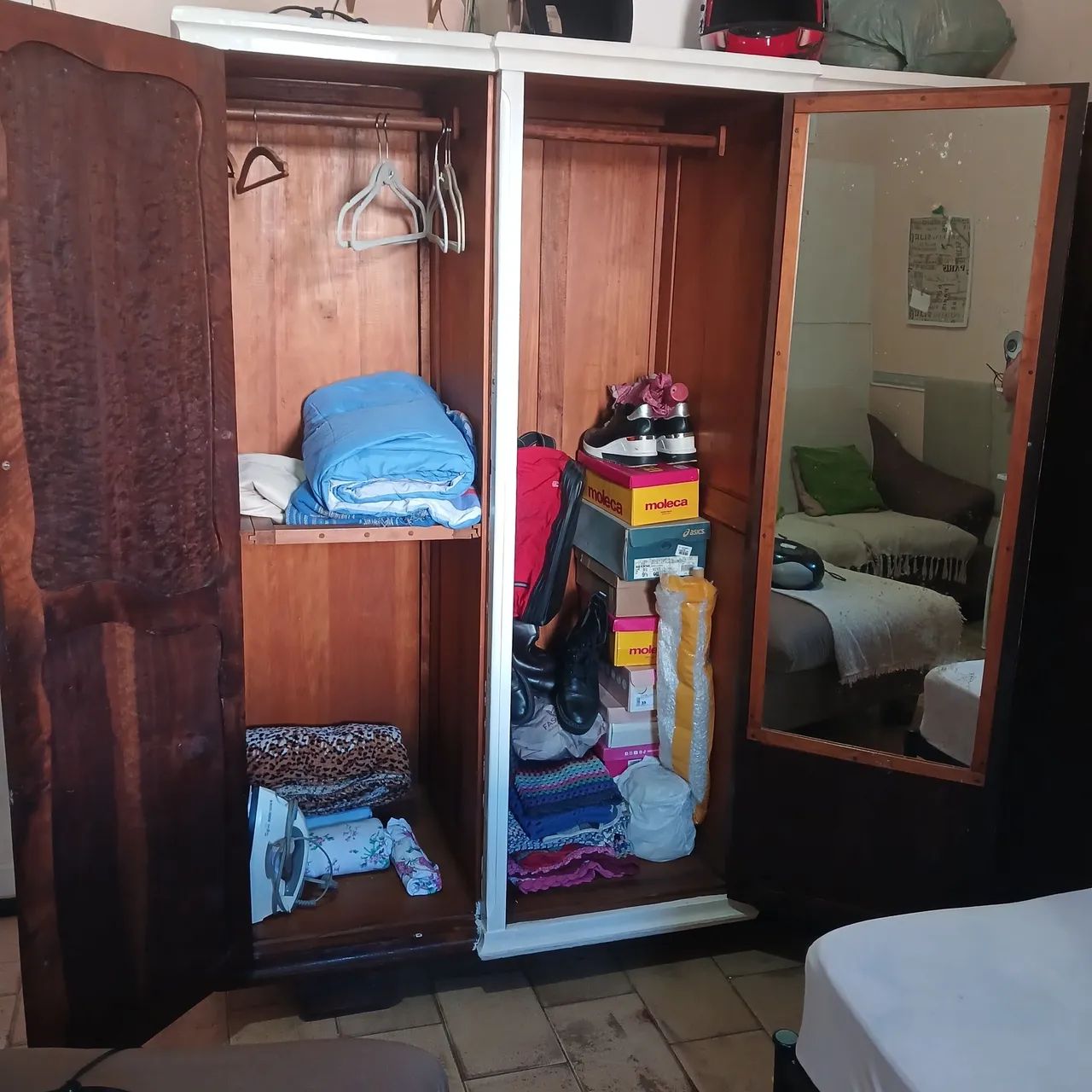 Guarda roupa antigo  - Foto 2