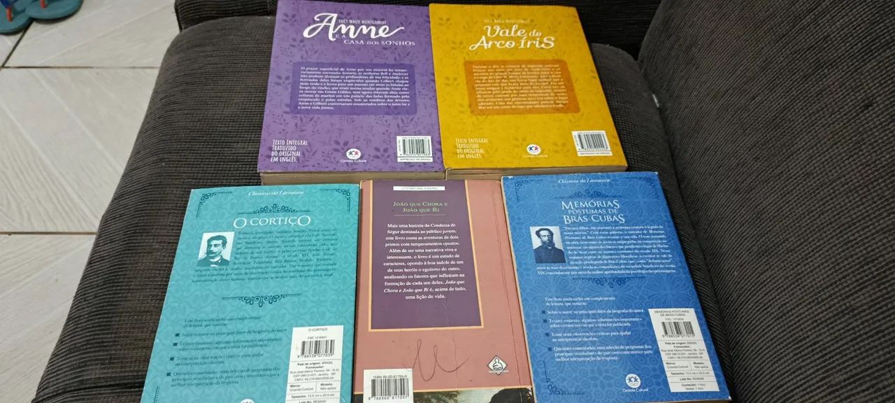 Lote com 5 livros - Foto 2