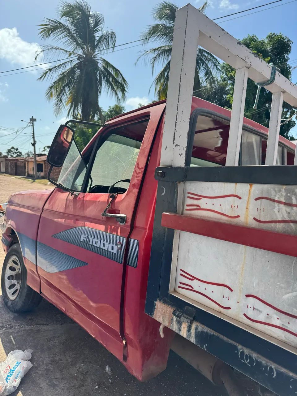 F1000 com carroceria  - Foto 5