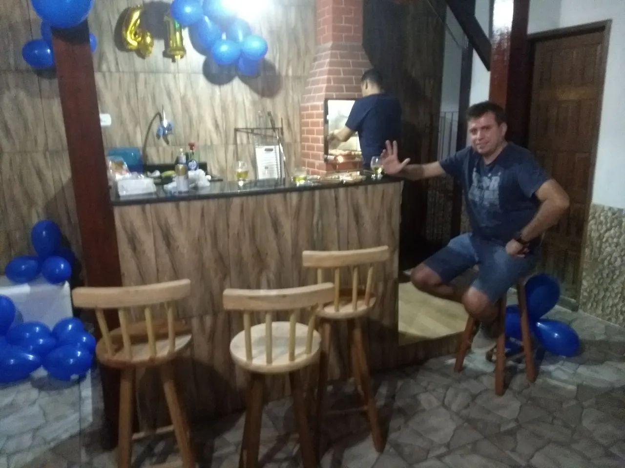 Banqueta de madeira para bar  - Foto 3