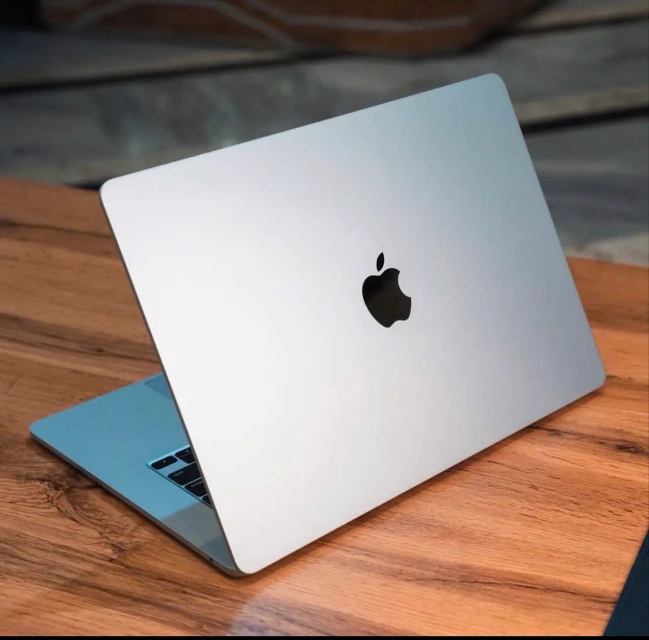 MACBOOK AIR M5 24/1TB 13 POLEGADAS, NOVO S/CAIXA, SEM ATIVAÇÃO COM 1 ANO DE GARANTIA.