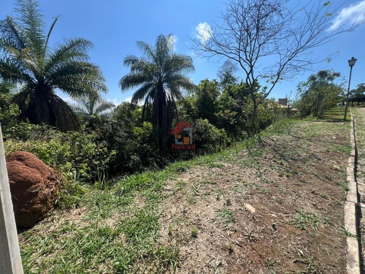 LOTE À VENDA CONDOMÍNIO VEREDAS
