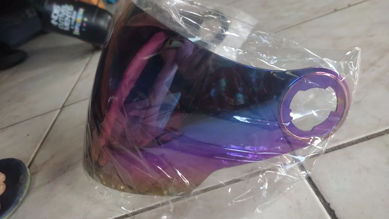 Viseira espelhada nova na caixa  - Foto 2
