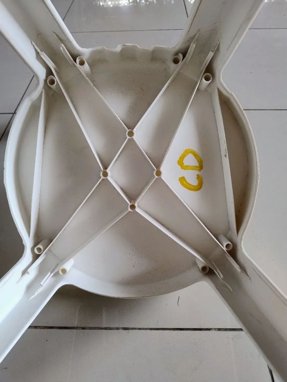 Cadeiras plástico  suporta 150kg - Foto 3