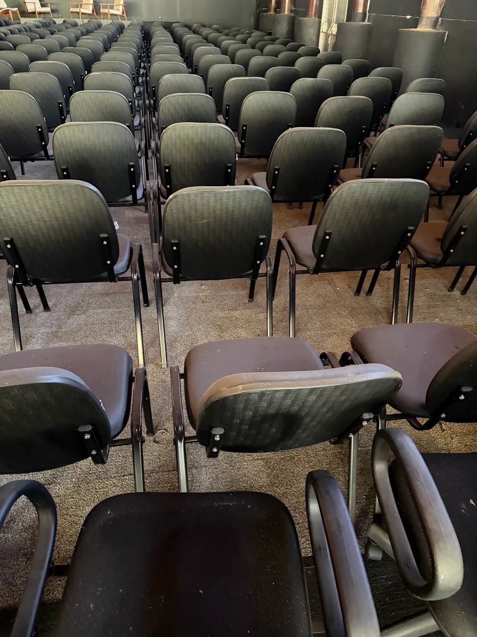 Lote de cadeiras para auditório e igreja - Foto 3
