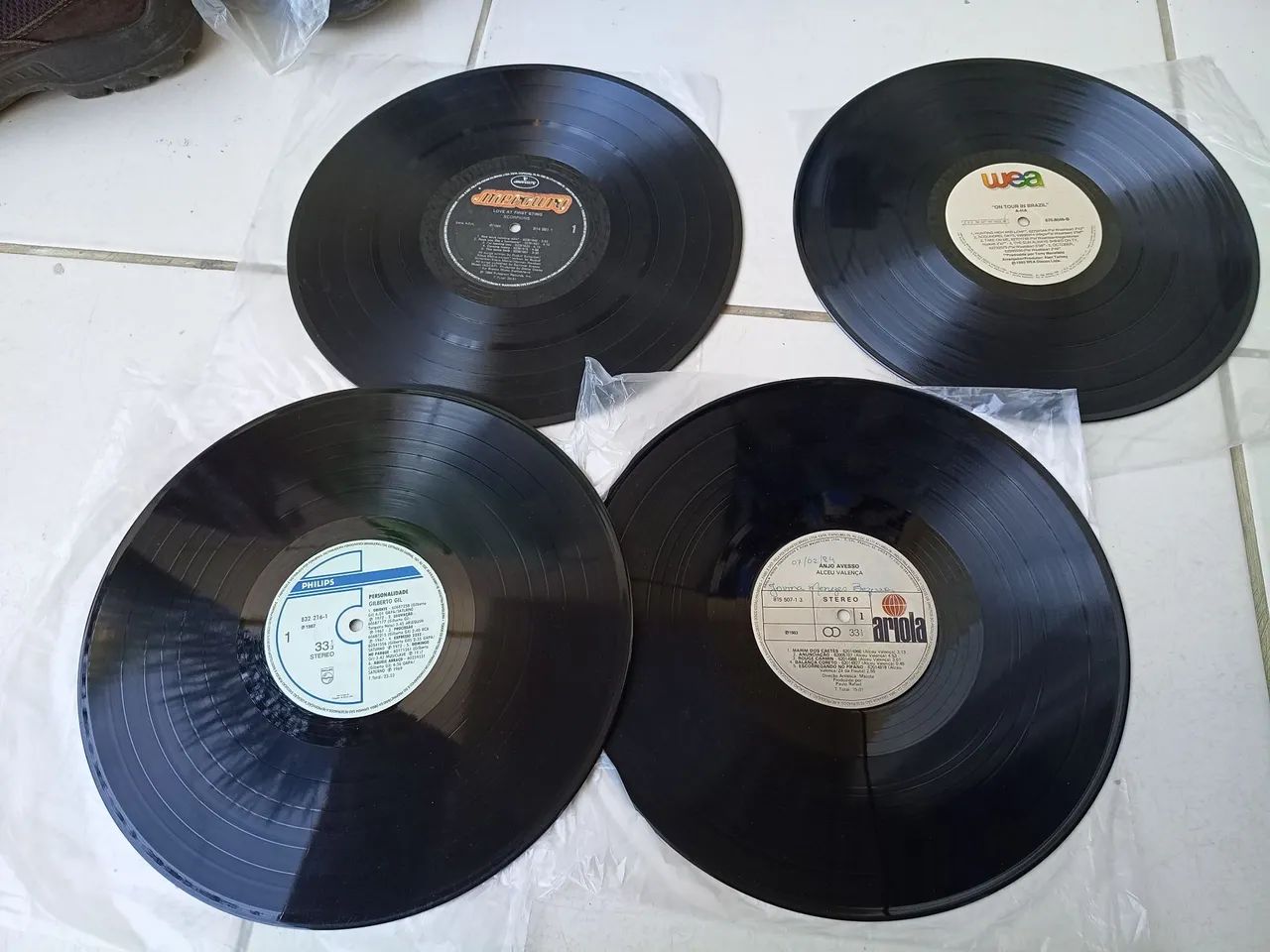 Lps sem capas ,alguns tocam bem - Foto 2