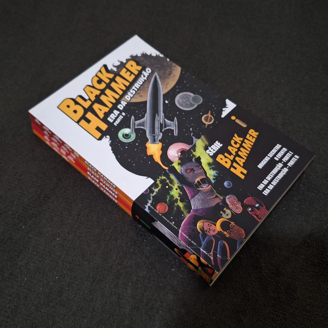 COLEÇÃO BLACK HAMMER + CARDS ( 4 VOLUMES) - Livros e revistas