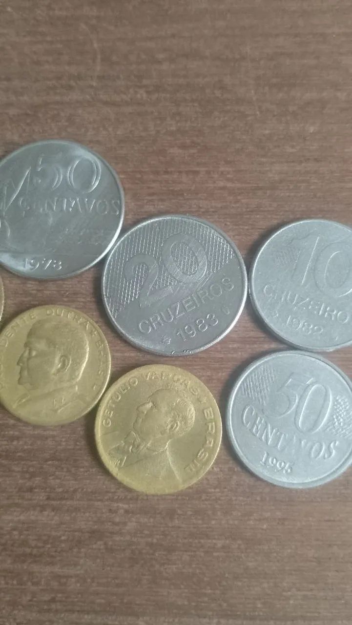 Moedas e cédulas antigas 
