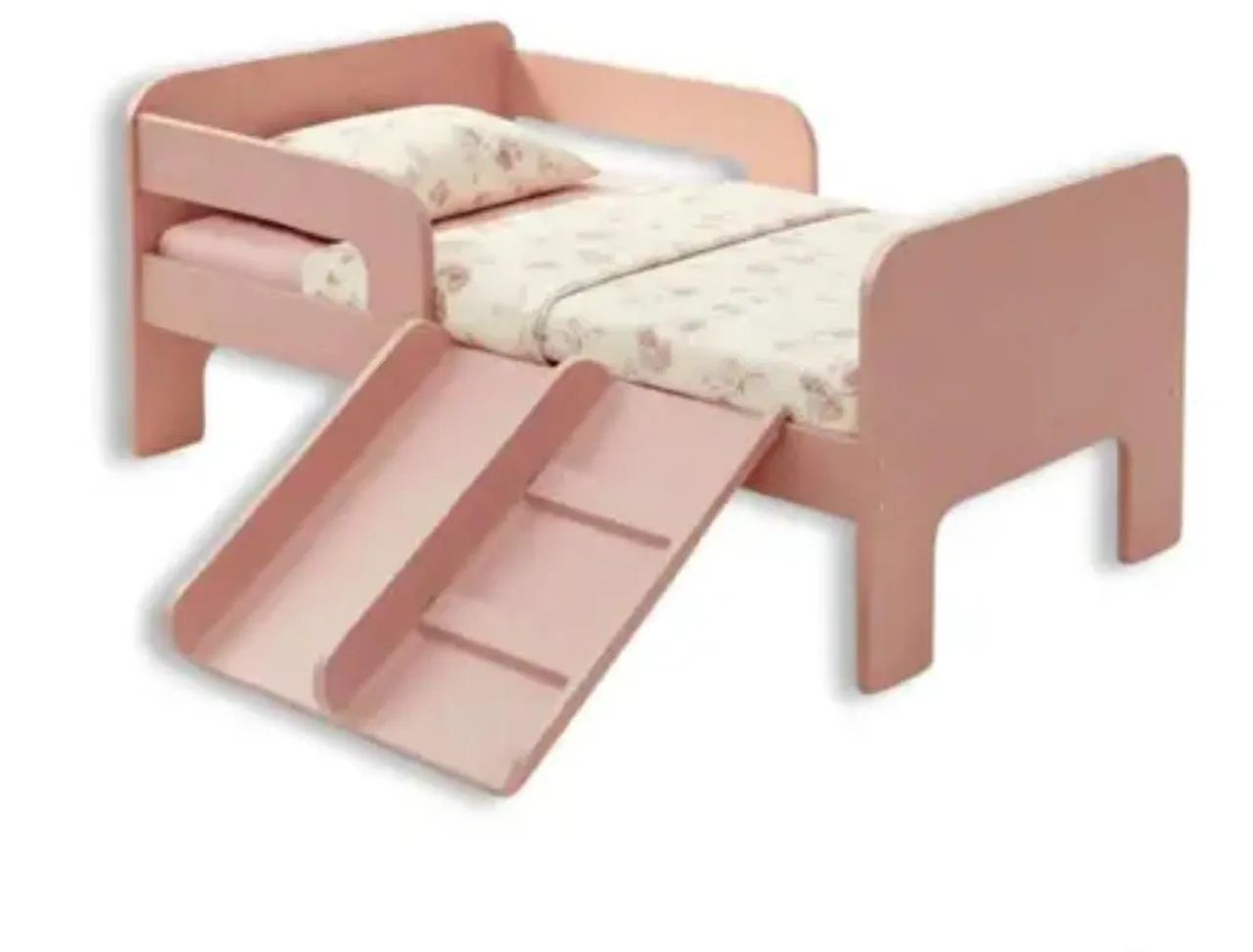 Cama infantil feminino com escorregado e escada 