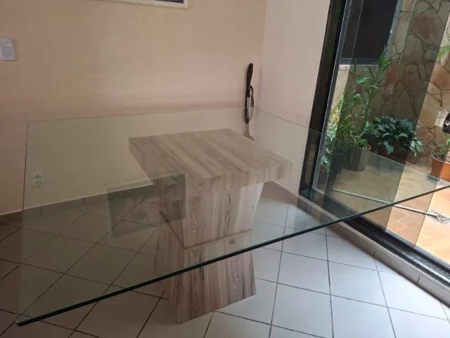 Mesa de Jantar 1,50x1,50 com Vidro Temperado e Base Pedestal Amadeirada - Foto 3