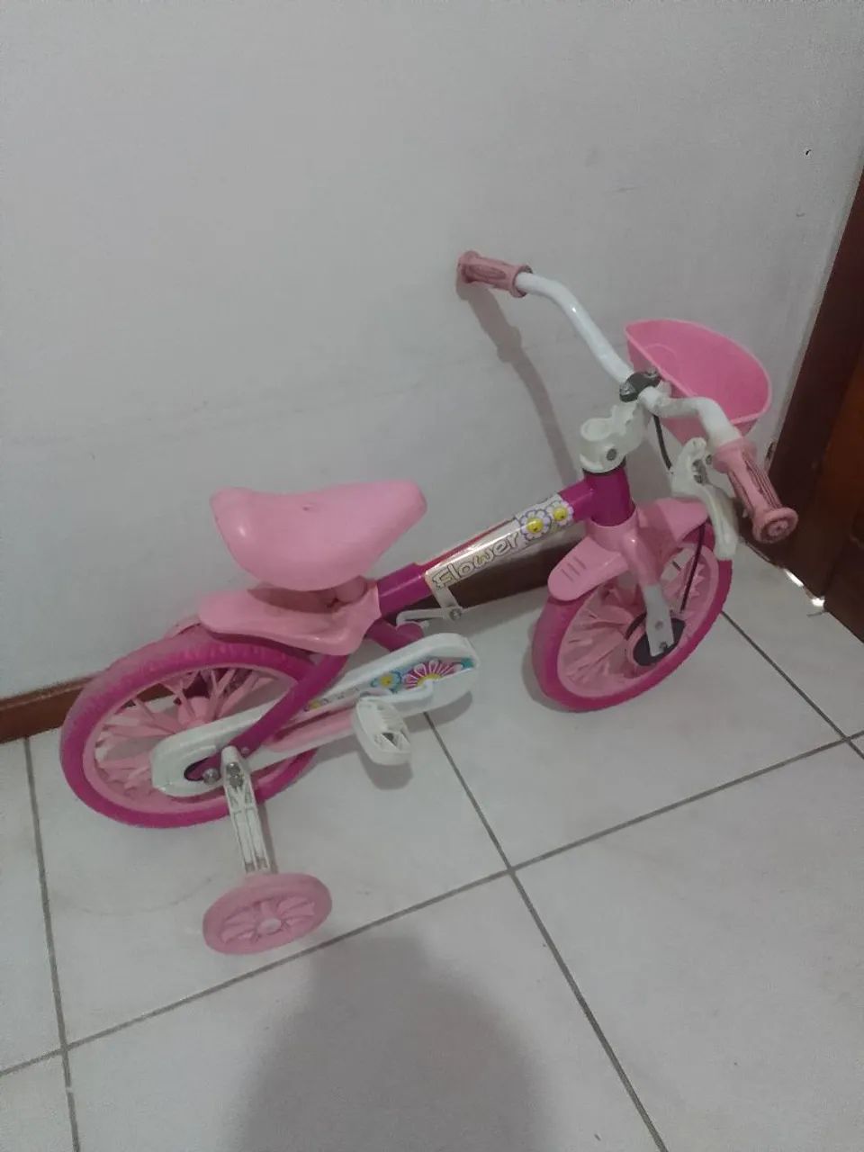 Vendo uma bicicleta aro 12 anda muito bem inteirinha só buscar alvorada não entrego  - Foto 2