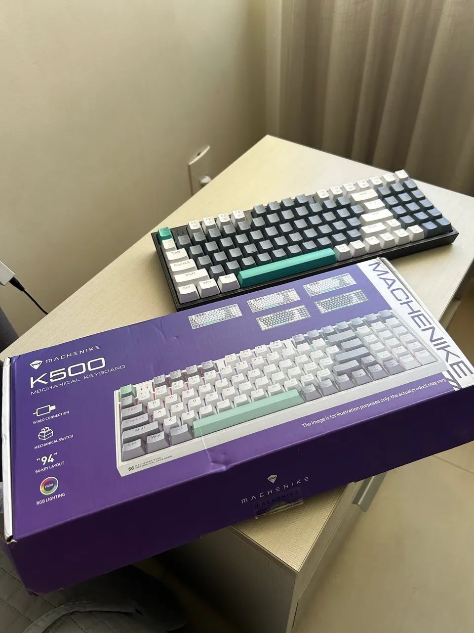 Teclado Machenike K500 B94 2 meses de uso - Foto 4