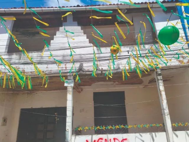 CASA DUPLEX COM PONTO COMERCIAL NO QUINTINO CUNHA