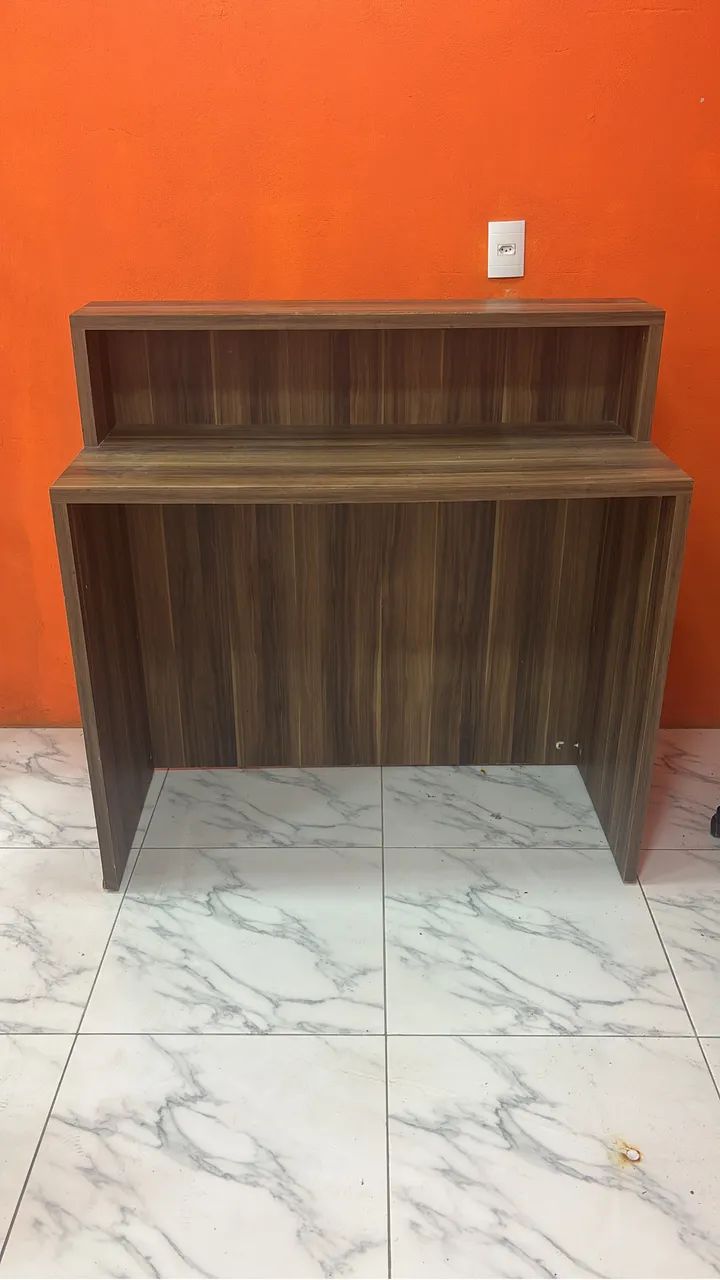 Bancada para escritório e comércio 