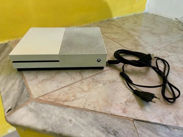Xbox One S 500gb Branco (Apenas Console e Cabos) - Foto 4