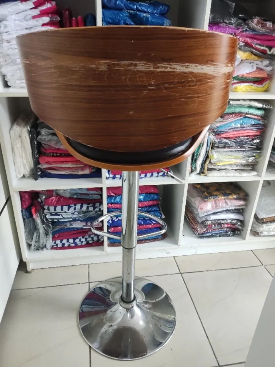 Cadeira giratória pra loja 