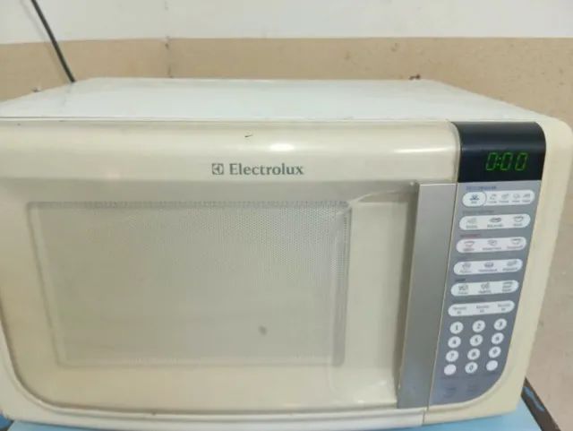MICRO ONDAS ELECTROLUX 31 L