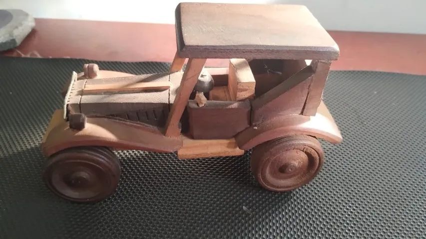 Miniatura Carro em Madeira Artesanal  - Foto 2