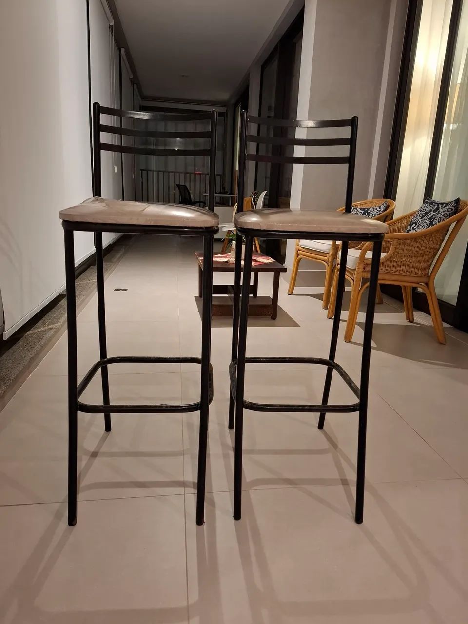 Vendo 2 cadeiras bistrô