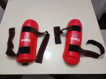Kit de karatê com luvas, proteção de pé e perna 