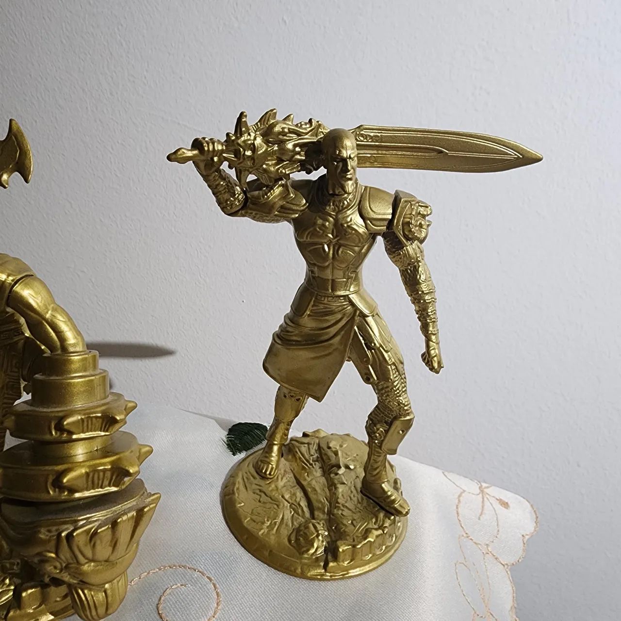 Kit Estatuetas God Of War Páscoa  - Foto 5