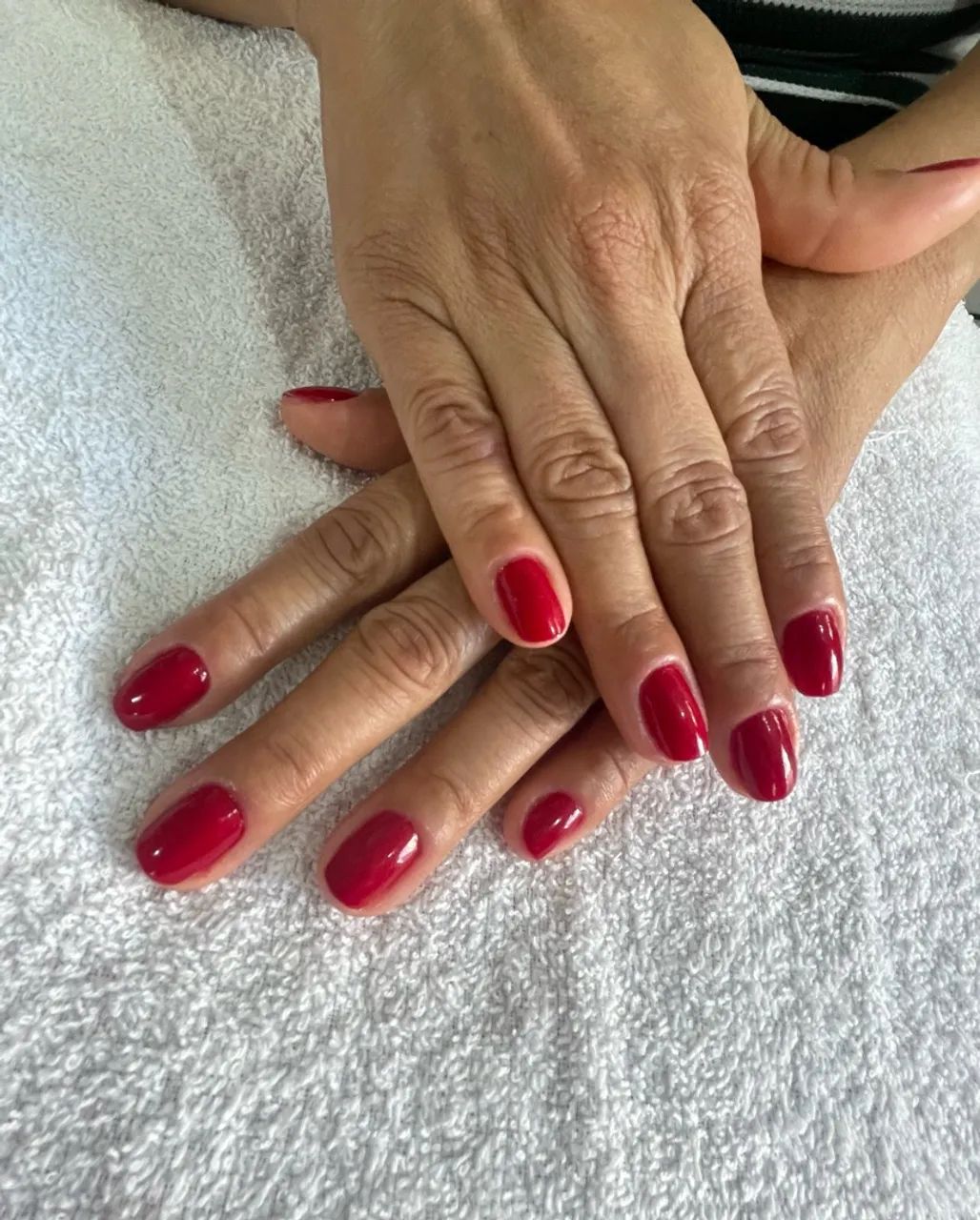 Contratar-se manicure 