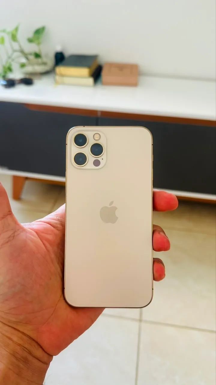iPhone 12 Pro dourado - Foto 5