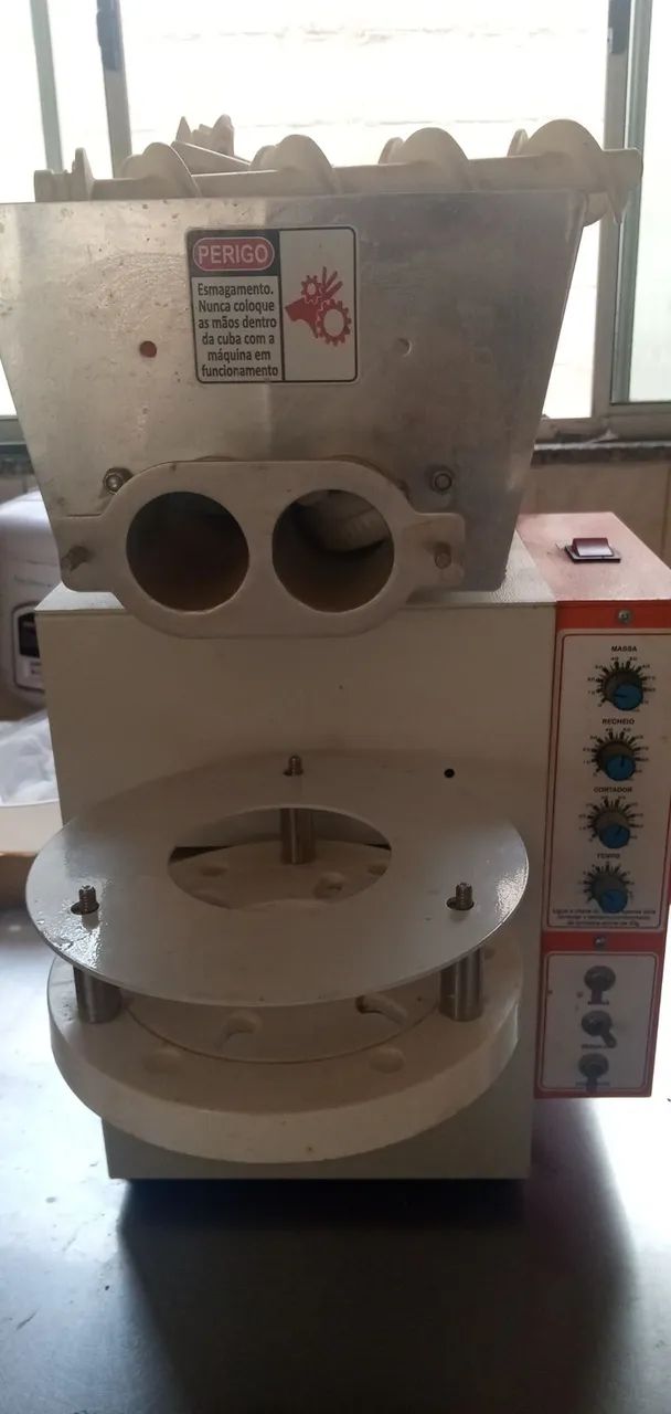 Maquina modeladora de salgados 110 V  - Foto 4