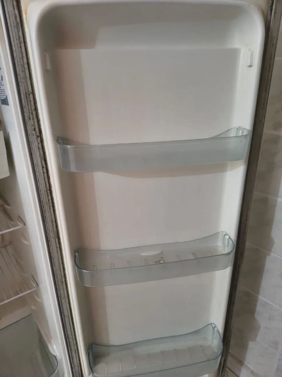 Vendo geladeira Eletrolux  - Foto 2