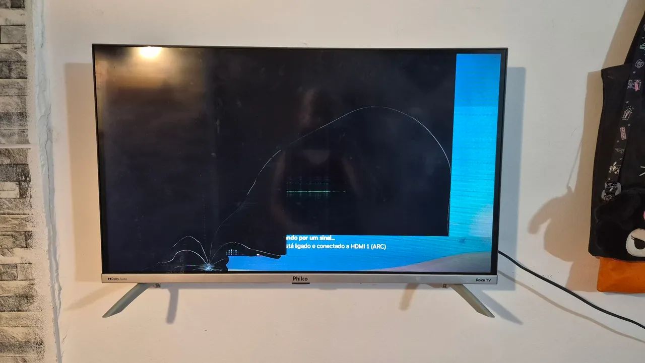 Tv quebrada para retirada de peças - Foto 2