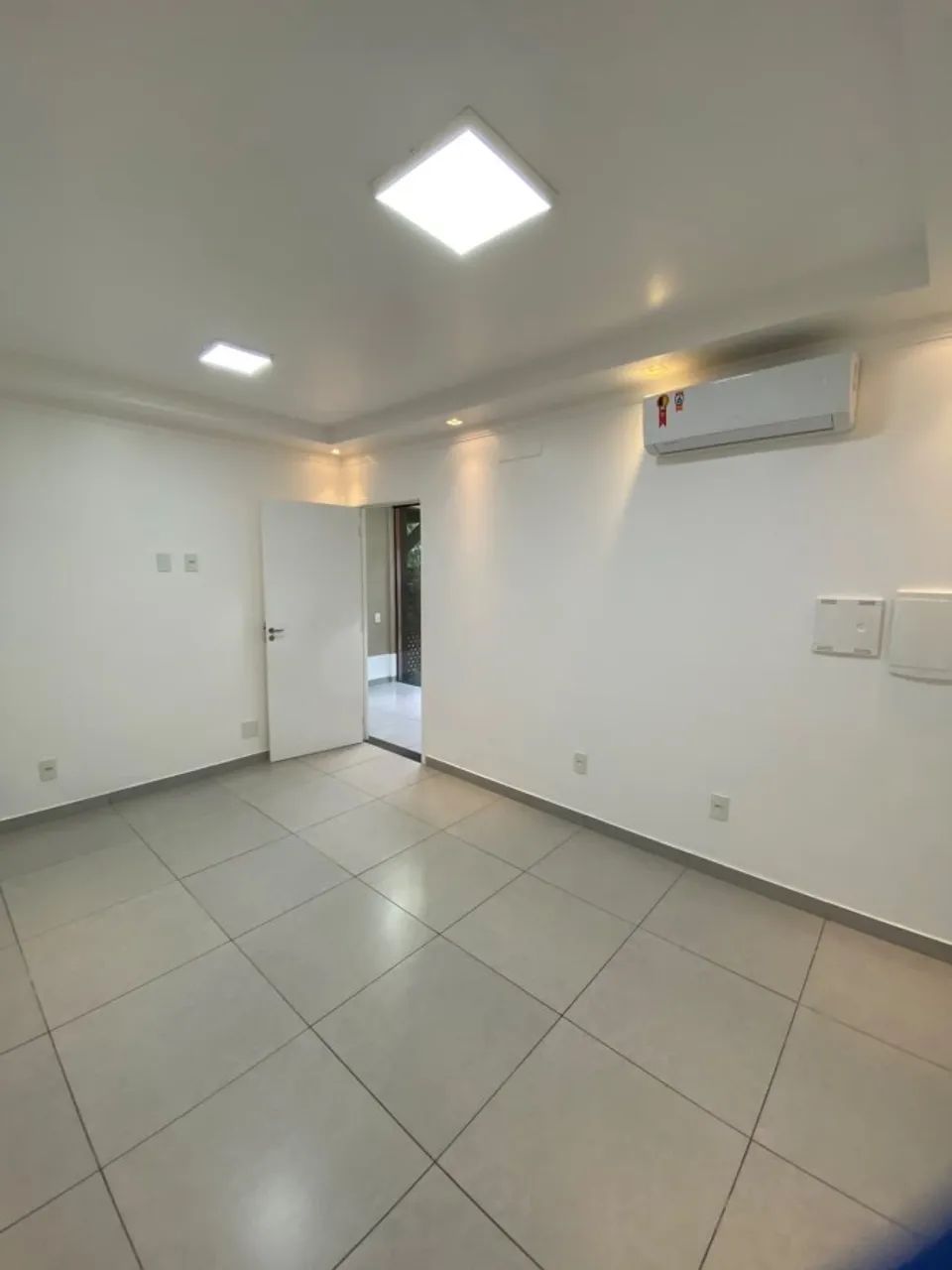 Sala Comercial para Locação em Florianópolis, JURERE, 1 banheiro