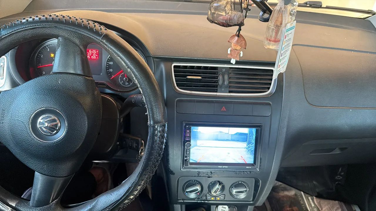 Volkswagen Fox 1.0 MI Total Flex 8V 3P 2013 - Foto 4