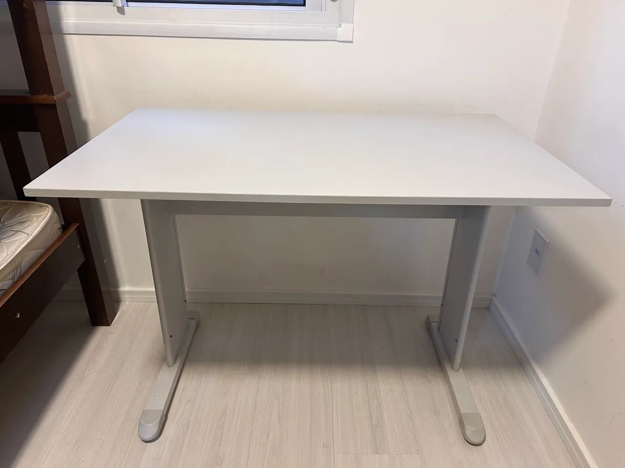 MESA DE ESCRITÓRIO