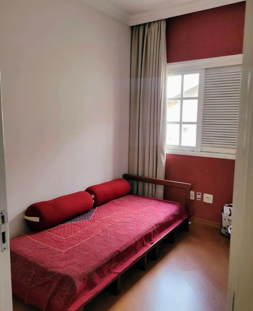 Cama de solteiro tipo tatame