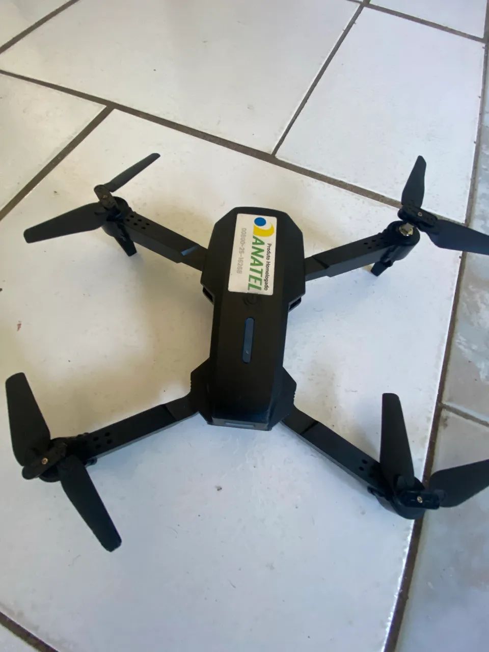 Drone e88 pro, apenas uma asa não está funcionando!