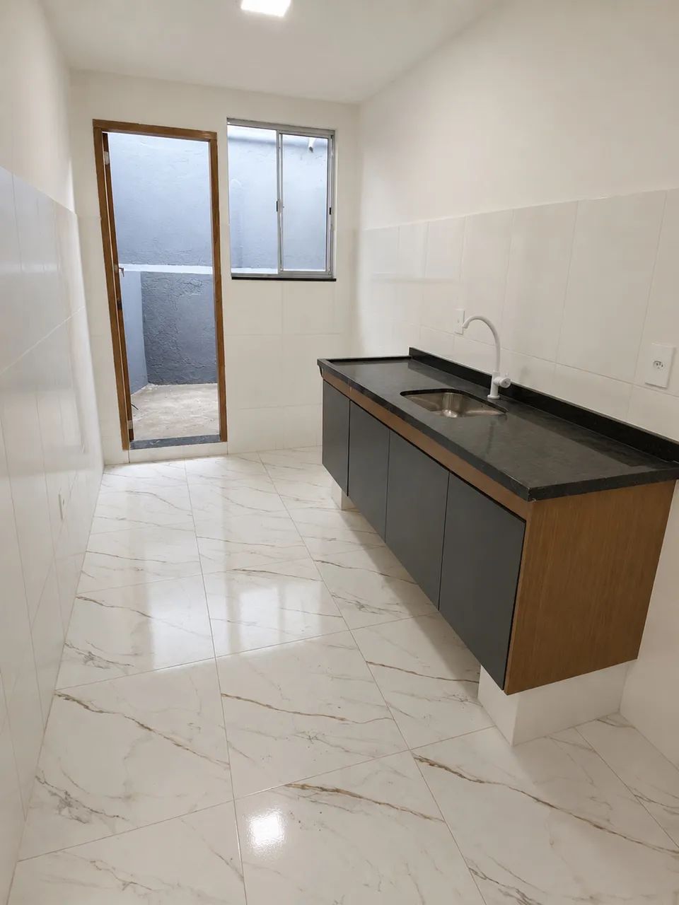 Casa nova de 3 quartos perto de tudo - Foto 3