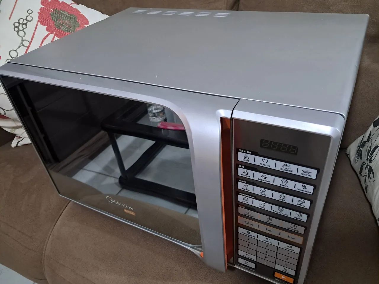 MICROONDAS MIDEA ESPELHADO COM GRILL ( GRANDE ) - Foto 5