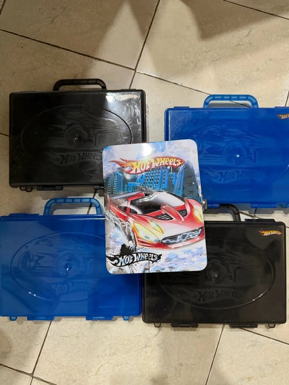 Lote de carrinhos Hotwheels - Foto 3