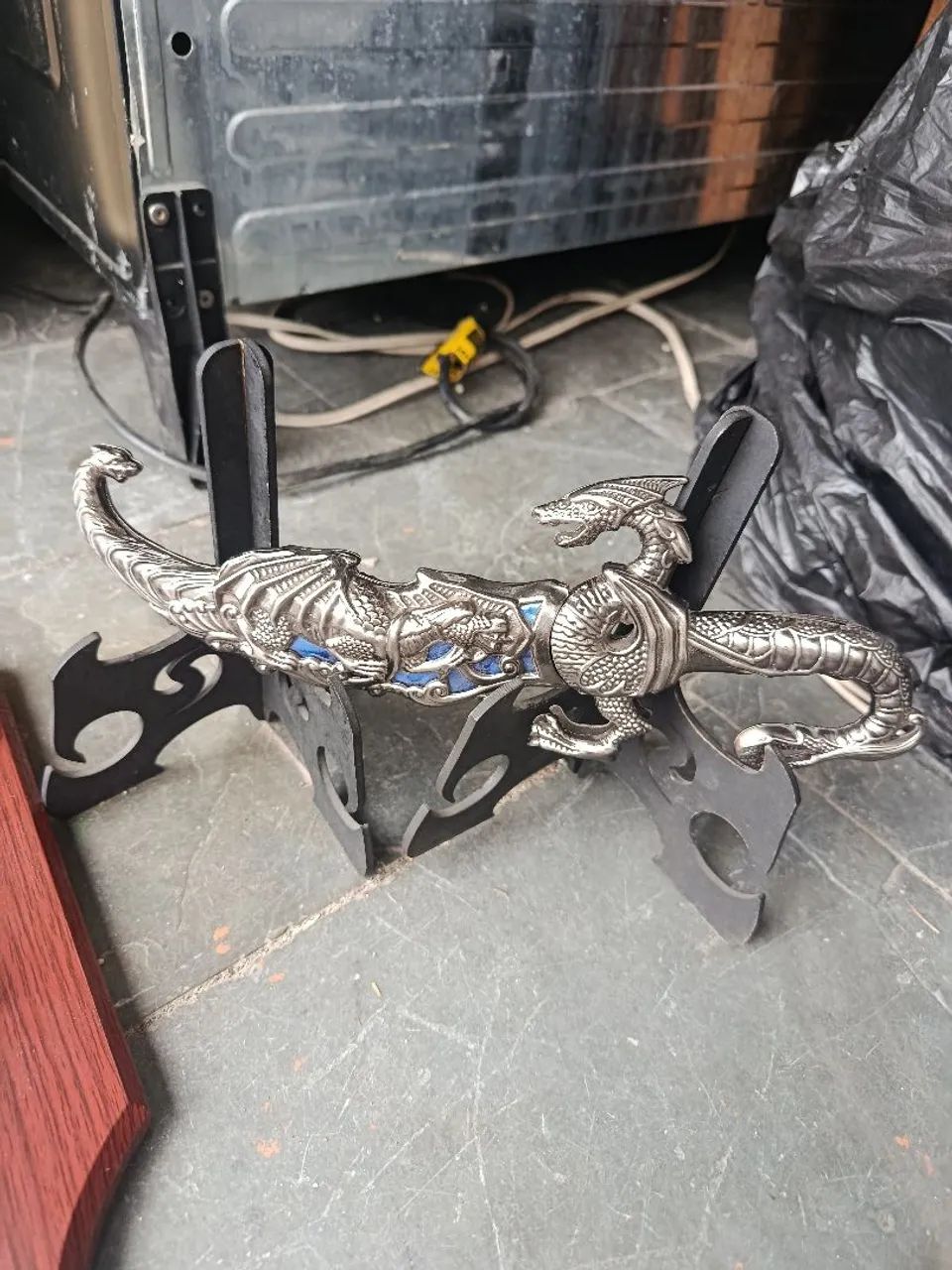 Espada e faca feitas de metal, decorativas  - Foto 5