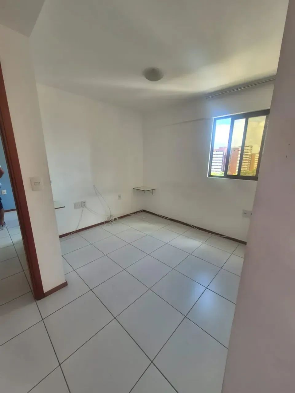 Alugo quarto e sala com os fixos na Ponta Verde Nascente - Foto 5