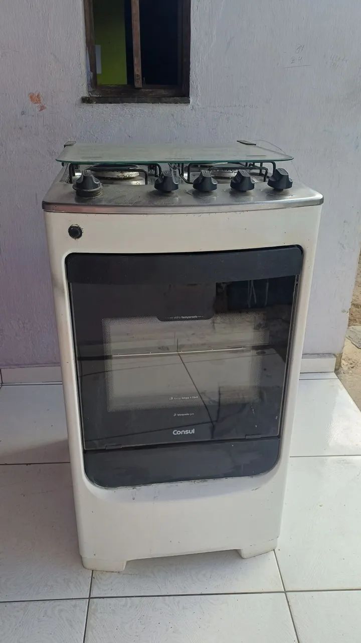 Fogão 4 bocas funcionando perfeitamente 