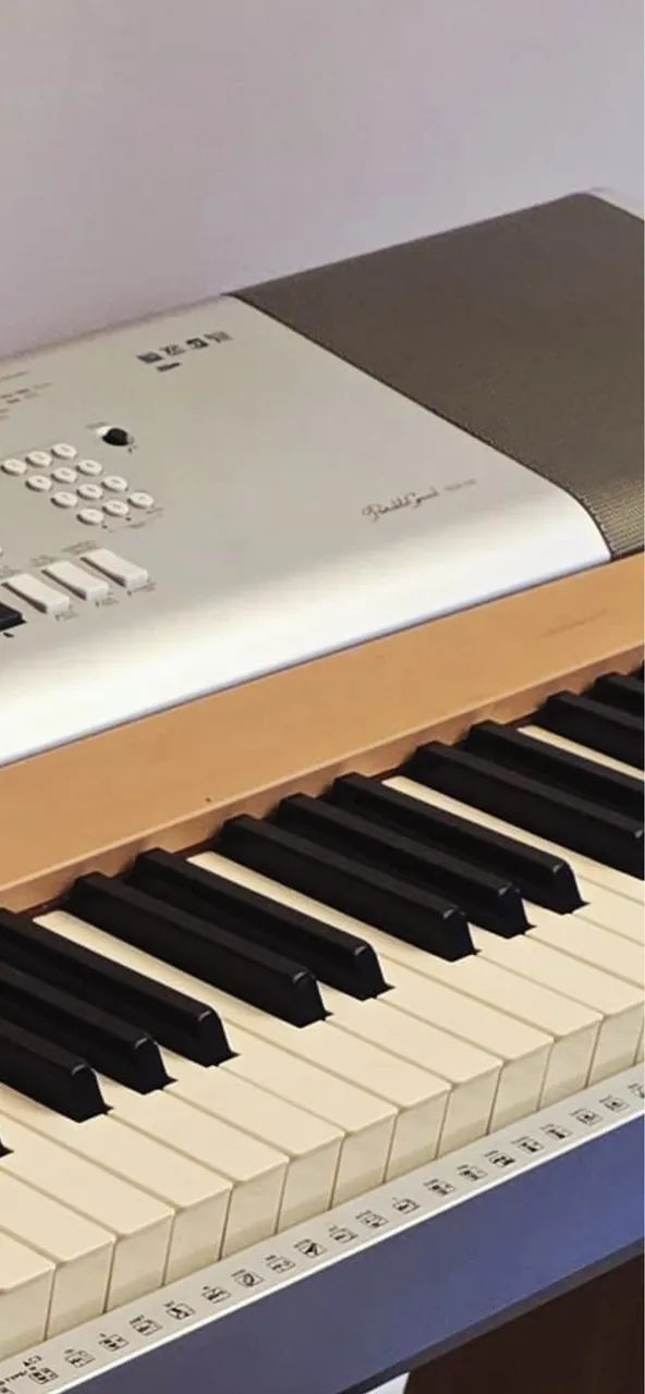 Piano digital Yamaha DGX630 - Foto 2
