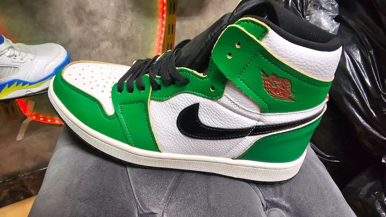 Air Jordan 1 Lucky Green - Foto 3