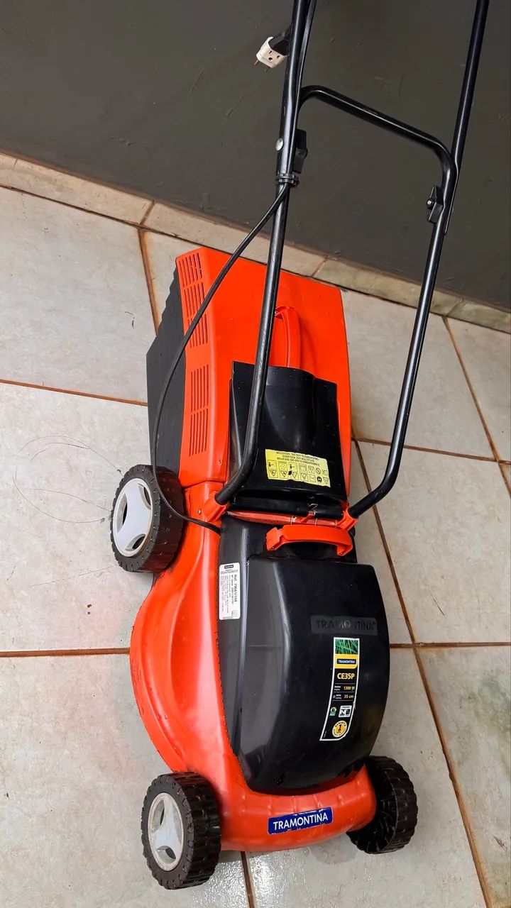 Cortador de grama eletrônico