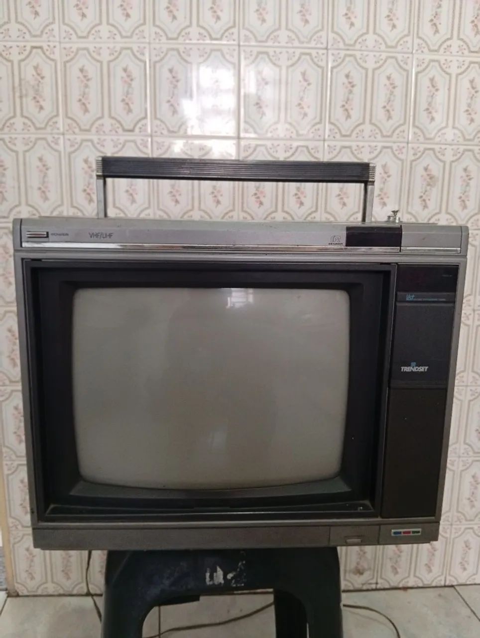 Tv antiga Philips funcionando 