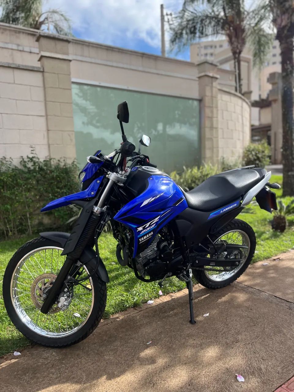 LANDER 250