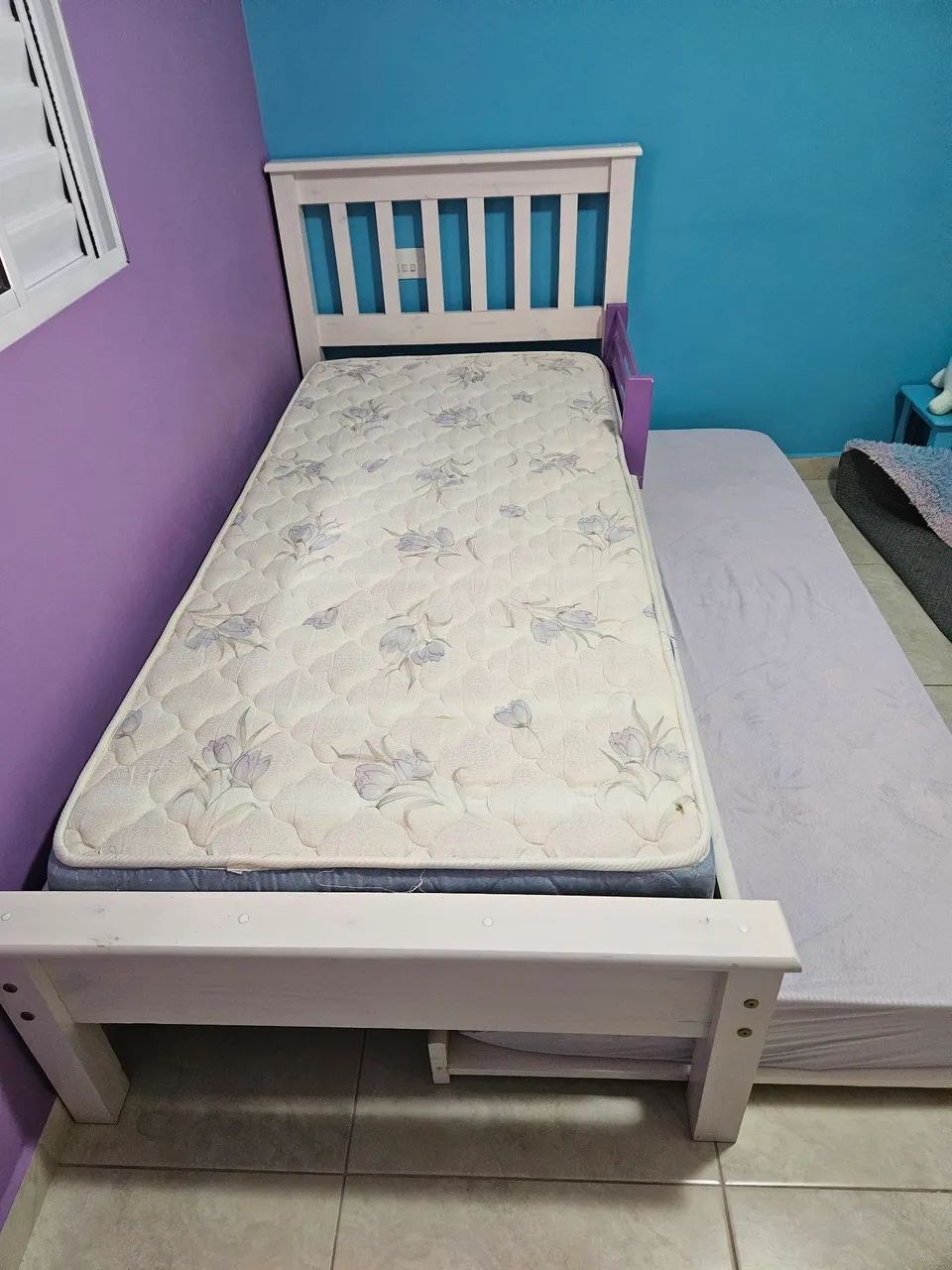 Cama solteiro madeira maciça com cama auxiliar e 2 colchões - Foto 2