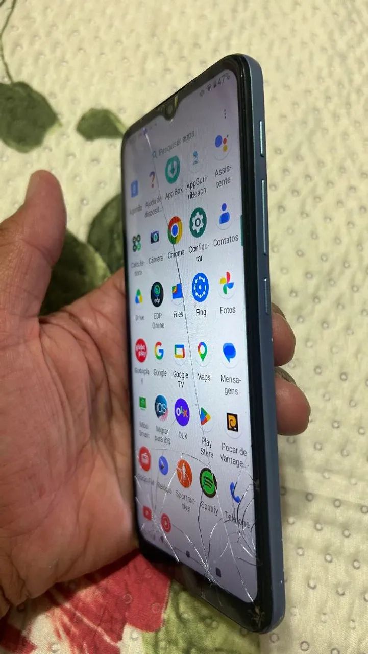 Vendo celular motooG 20,,usado com tela trincada, funcionando normalmente  - Foto 2