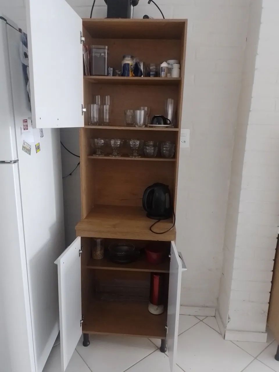 Vende-se uma cozinha completa com  3 peças 1 armário, 1paneleiro de parede1 guarda louças  - Foto 2