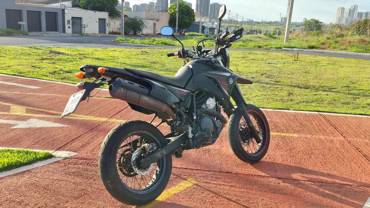 XTZ Lander 250 - Foto 4